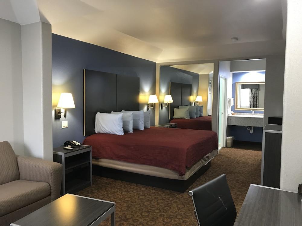 Camelot Inn And Suites Aldine Exteriér fotografie