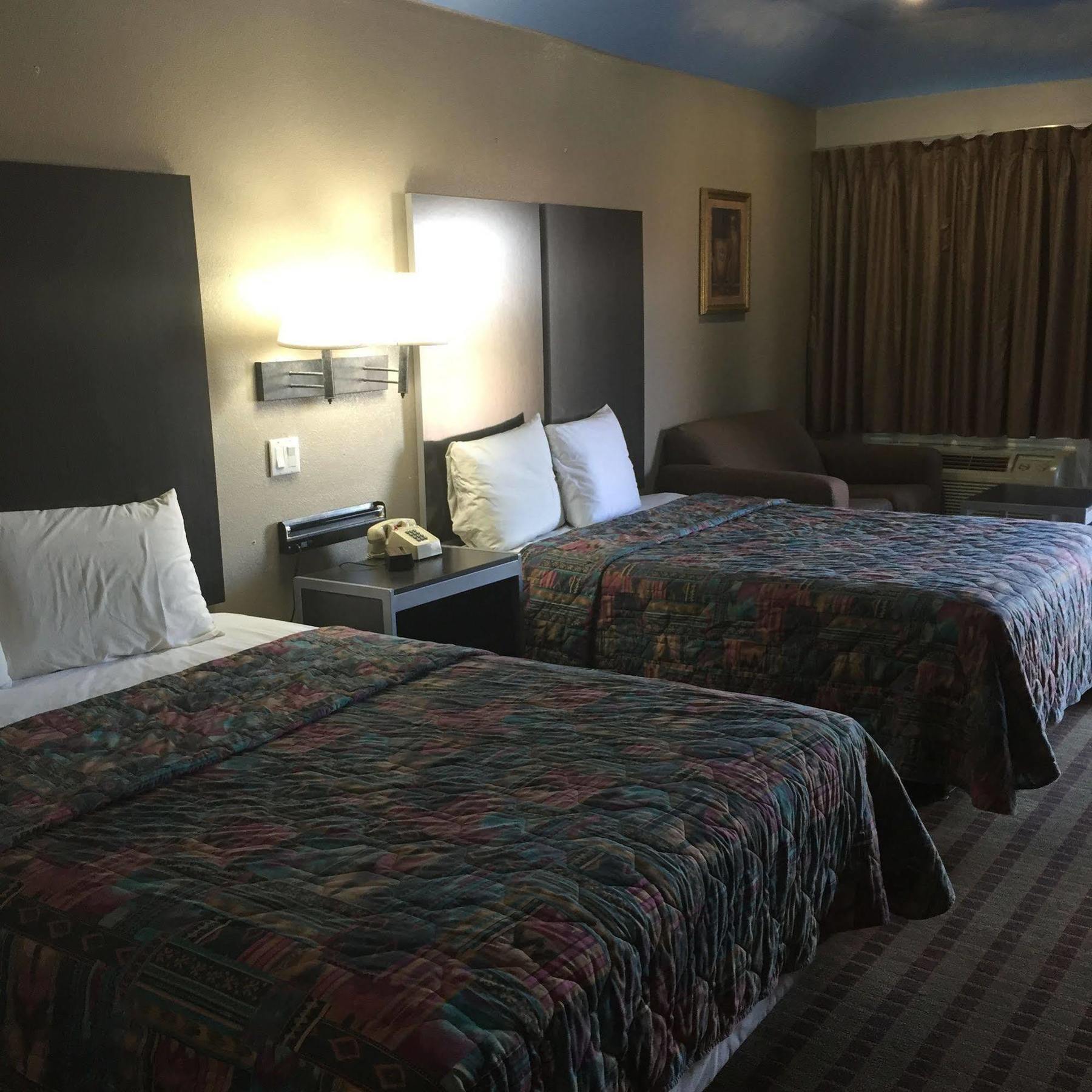 Camelot Inn And Suites Aldine Exteriér fotografie