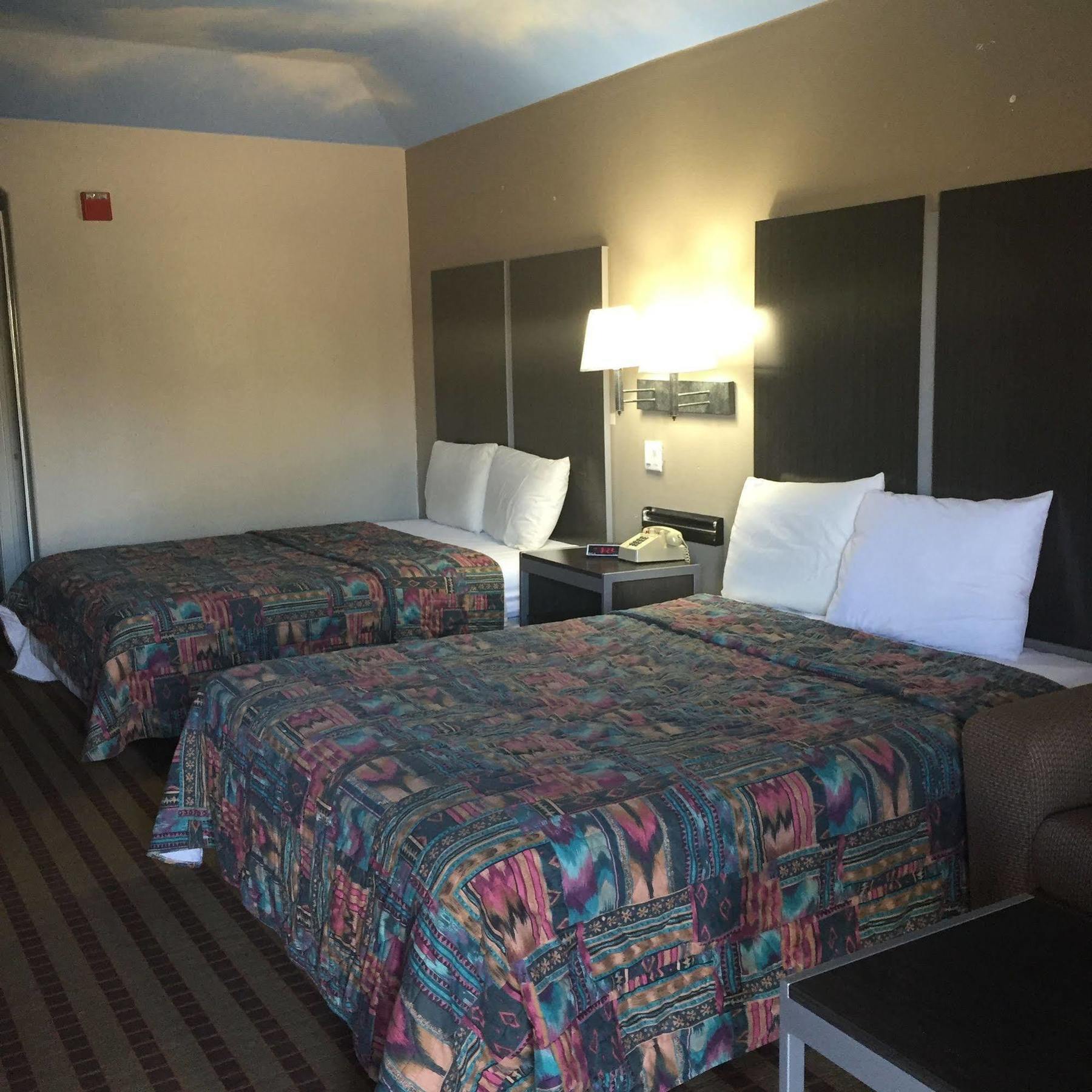 Camelot Inn And Suites Aldine Exteriér fotografie